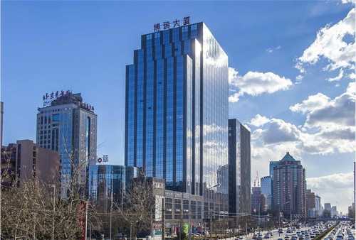 合费企业在进行合费网站优化时，应先权衡品牌影响力与维护成本